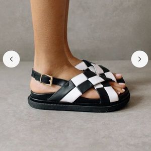 Alohas black and white platform marshmallow sandals 38
